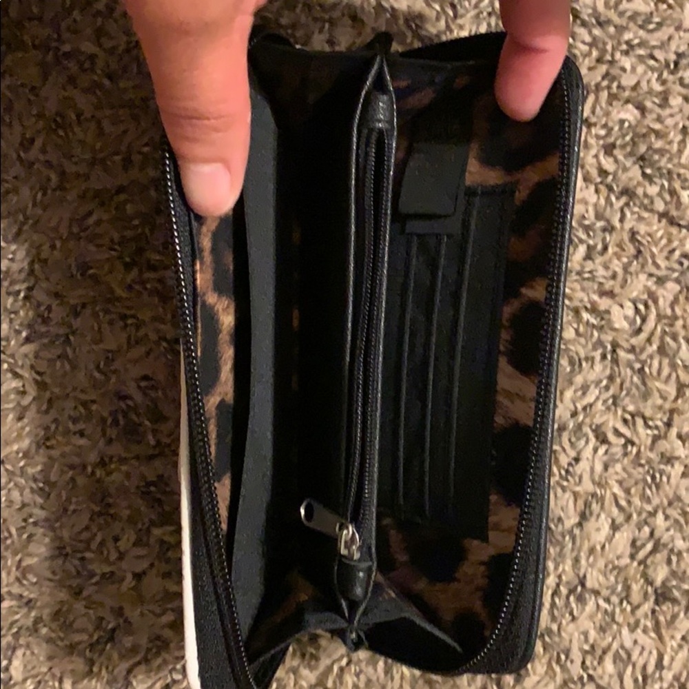 Wallet ( Jessica Simpson) - Picture 2 of 2
